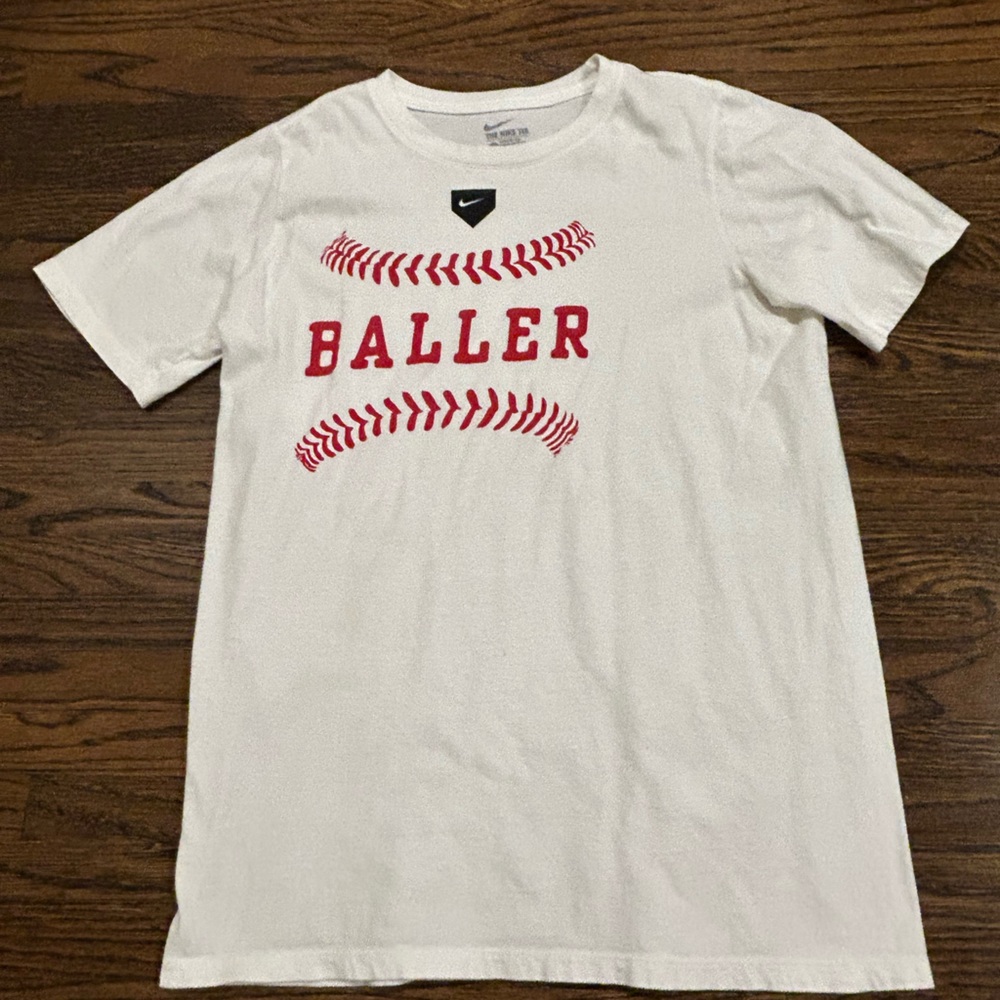 Nike T-shirt. Boys size large.